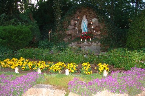 Fockenfelder Lourdes-Grotte 1958 von Schülern erbaut